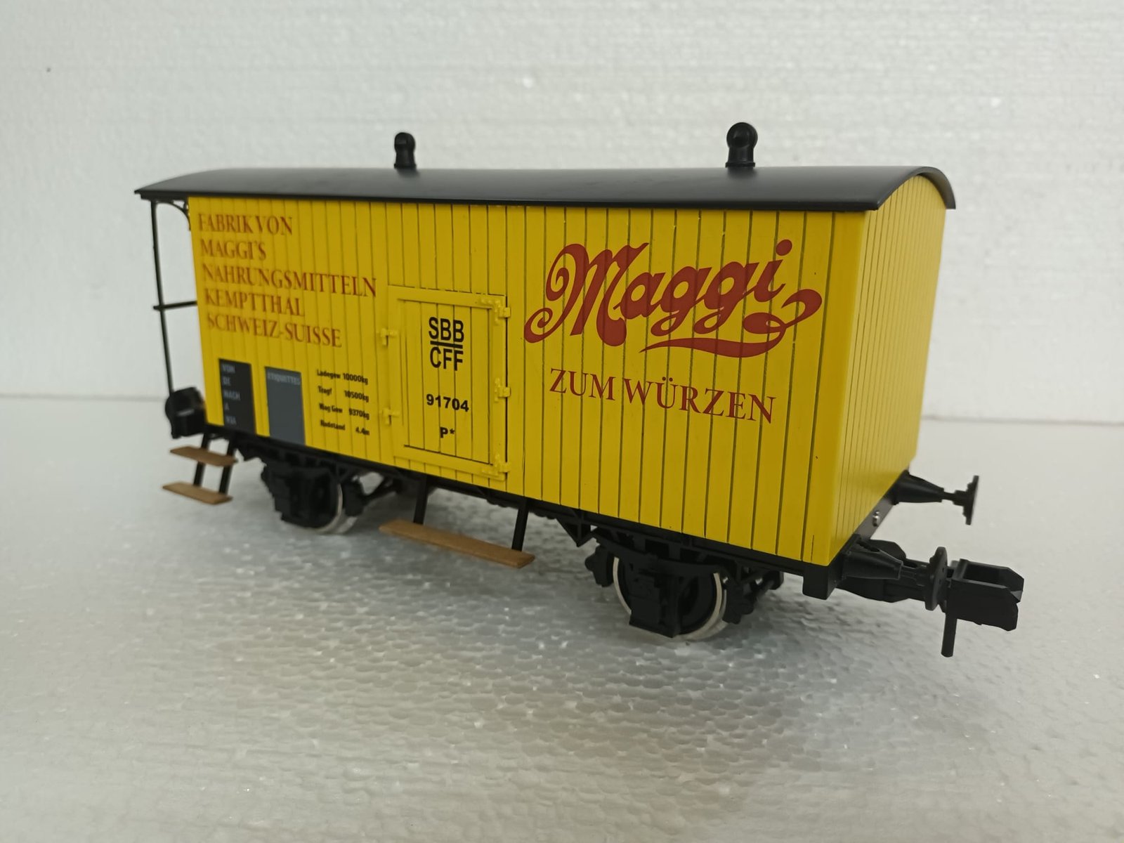 Wagon couvert 2 essieux CFF MAGGI